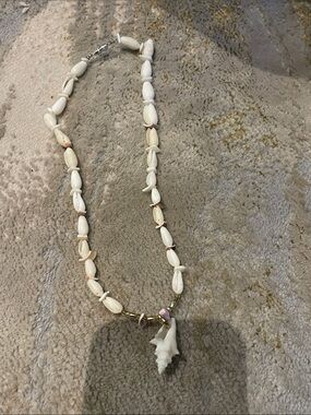 Shell necklace